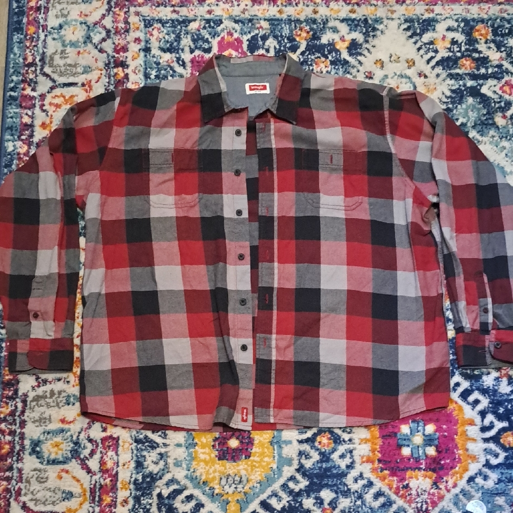Wrangler Red and Gray Plaid Shirt. Fall Cozy Cabincore Cottagecore Flanel